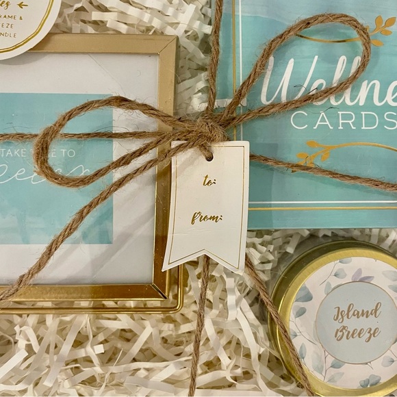 New Eccolo Wellness Gift Set With Card Set, Frame, Island Breeze Scented Candle. - Picture 13 of 13